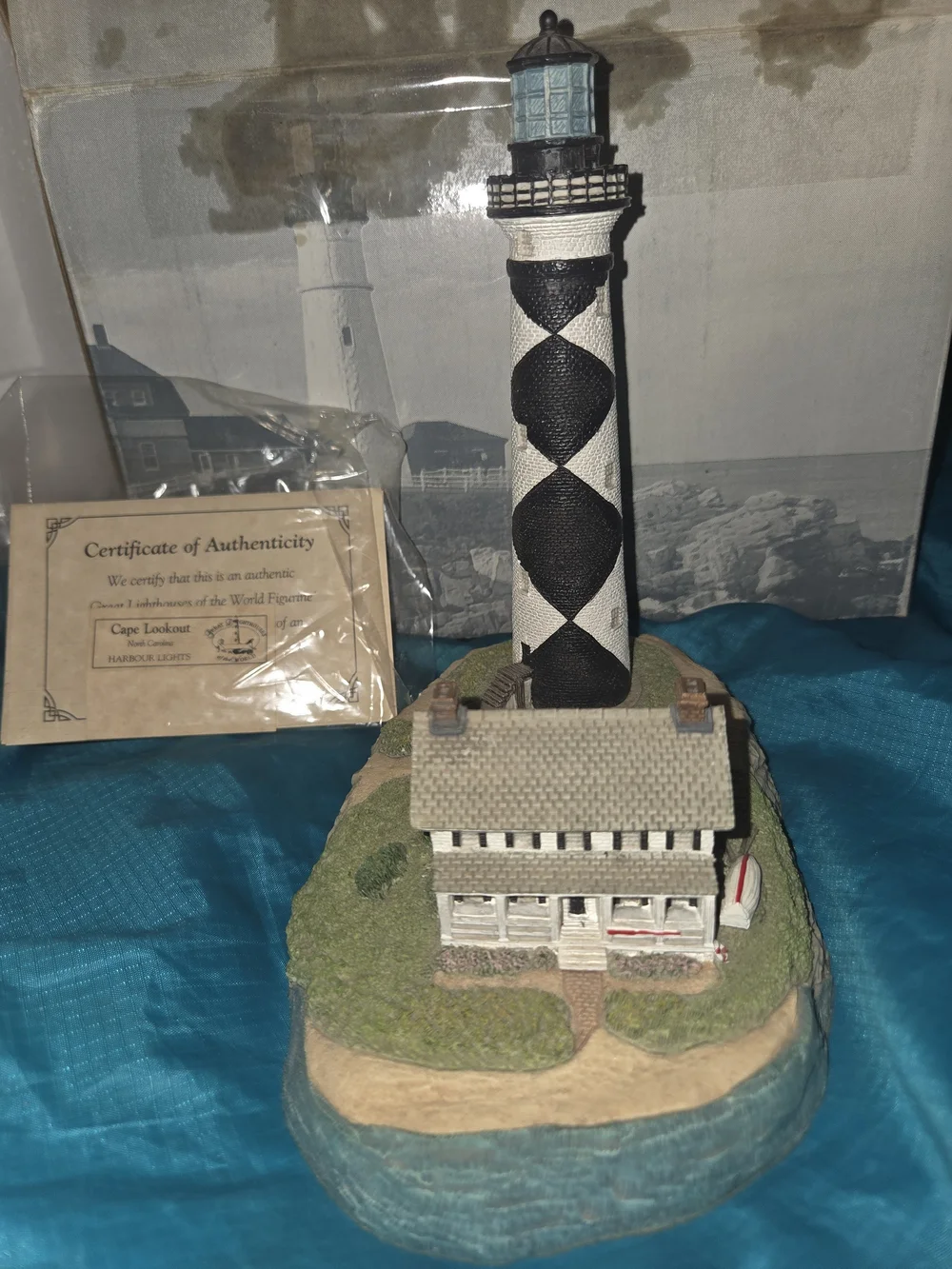 Harbour Lights North Carolina Cape Lookout Lighthouse Collectible